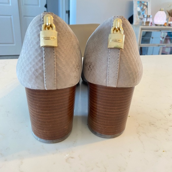 MK heels. 2.5”, like new. Size 10 - Picture 2 of 3